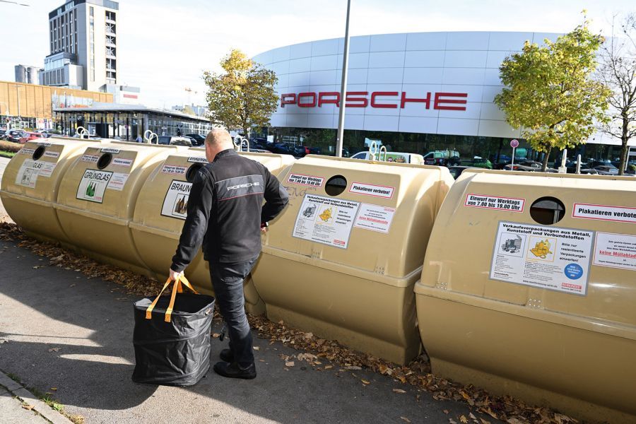 Porsche Zentrum München-Süd sammelt Müll.
