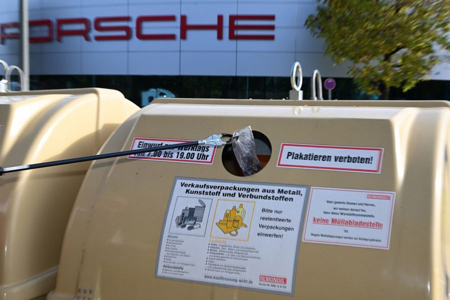 Porsche Zentrum München-Süd sammelt Müll.